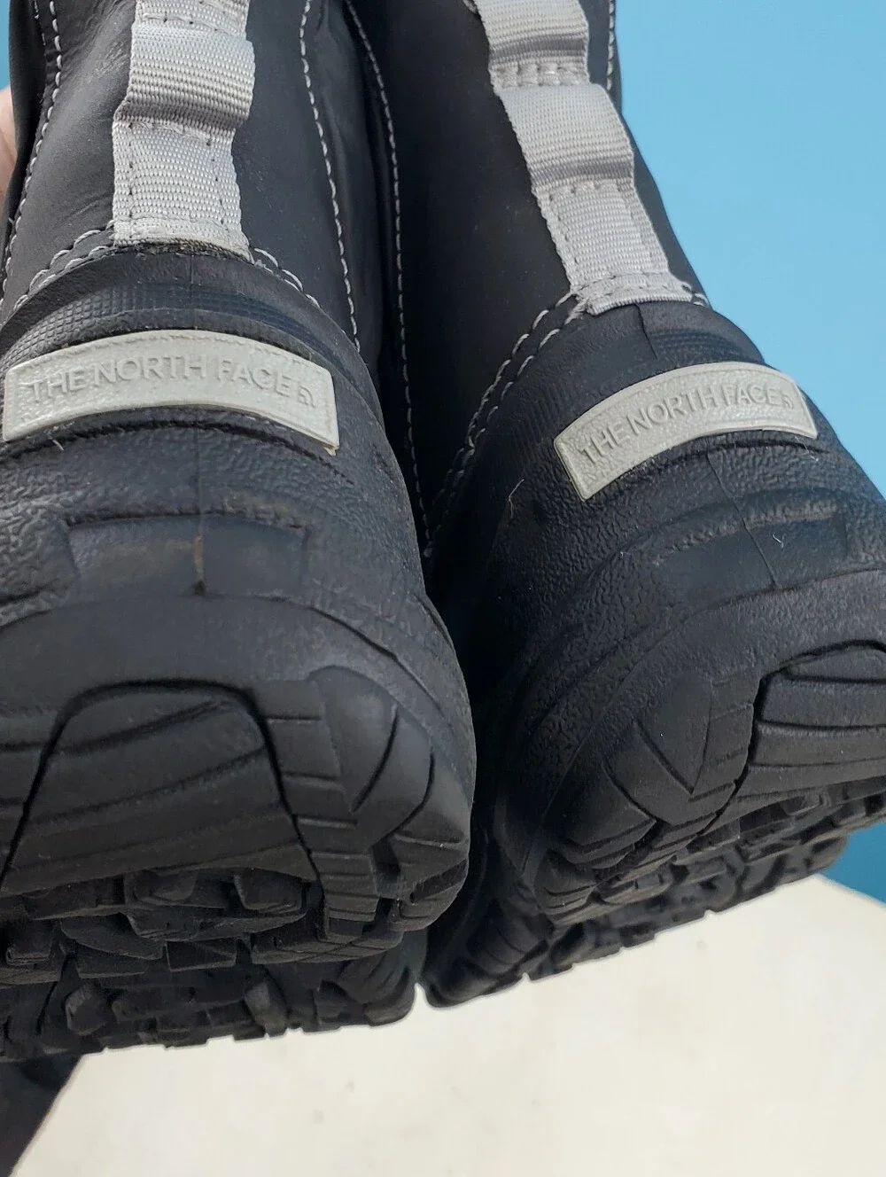 North Face boy's weatherproof snow boots 11
